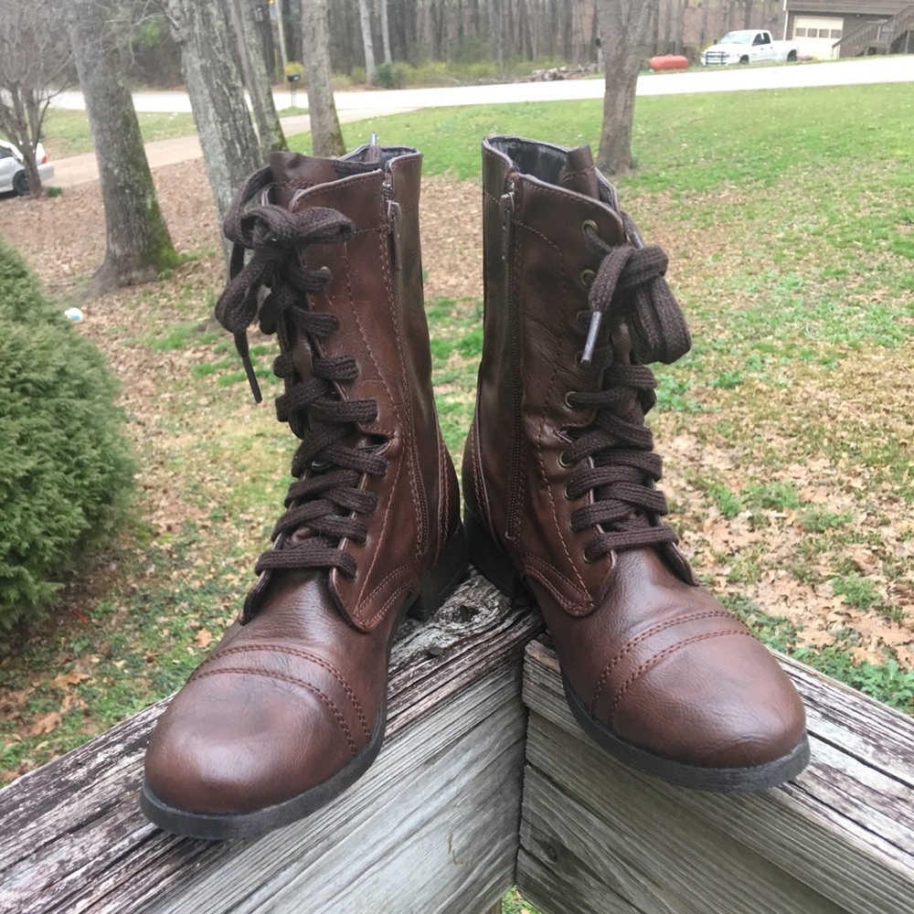 Womans SO American Heritage Combat Boots (Brown)